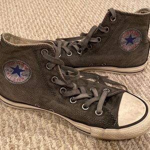 Converse all star Chuck Taylor gray canvas tennis shoes women 8 used high top